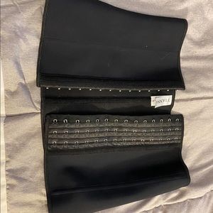 Medium waist trainer